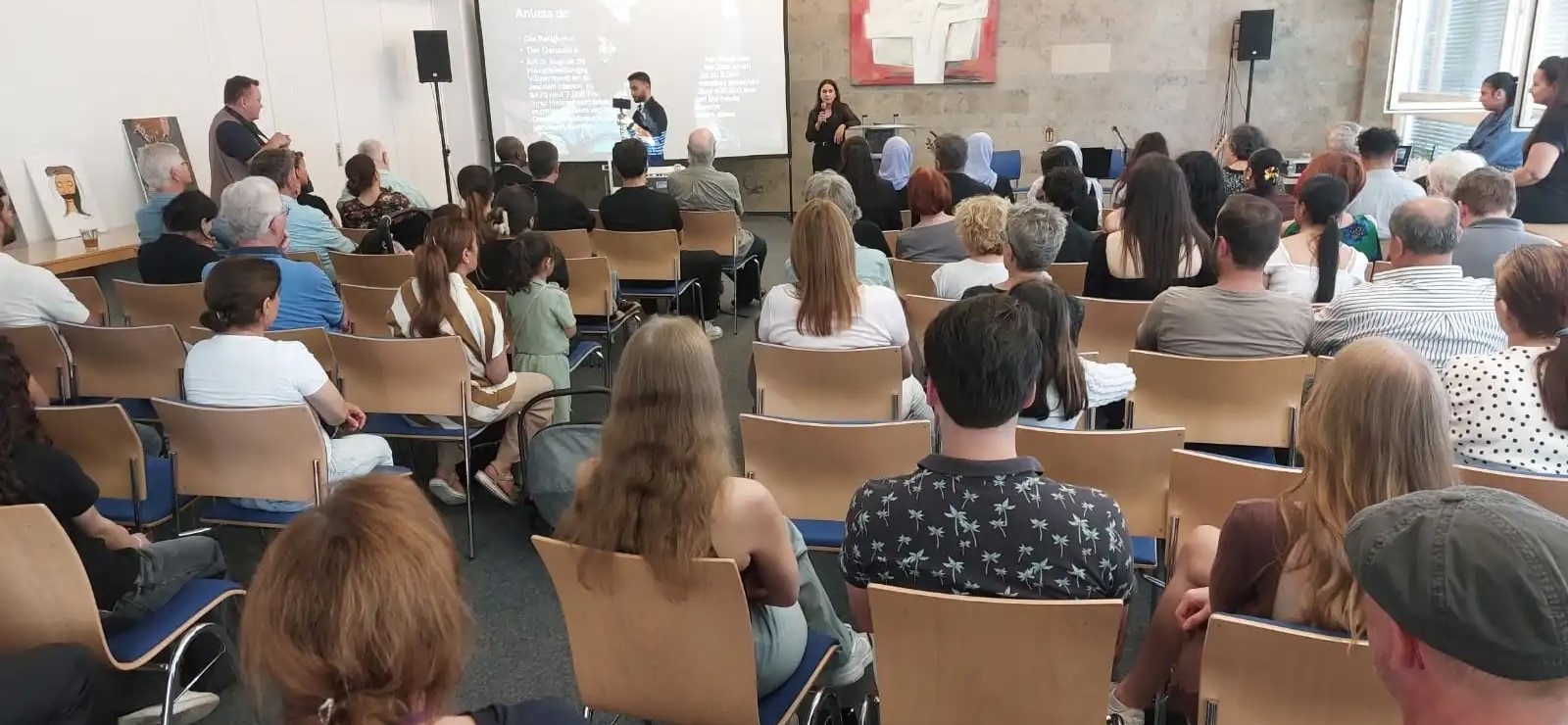 2024-08-03_jesiden-gedenktag-saal